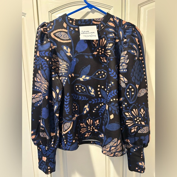 Farm Rio Blue Macaw Forest Sweatshirt 
Size Medium (fits S or XS) - Picture 2 of 9